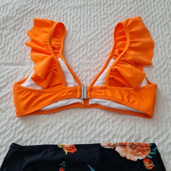 CUPSHE SET OF 2 BIKINI FLORAL SIZE SMALL ORANGE/ BLACK - Picture 5 of 8